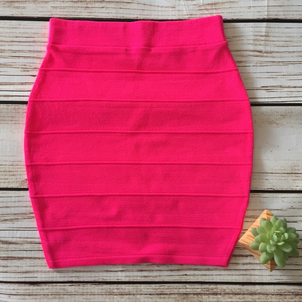 💕Broght pink mini skirt medium EUC stretchy cute